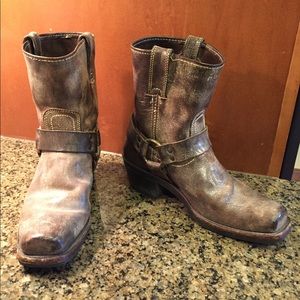 Frye harness engineer boots, size 8.5.